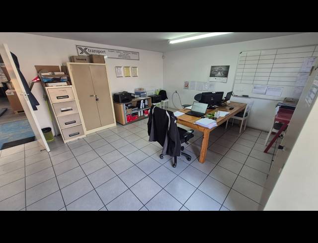 279M² FACTORY TO LET IN ANDERBOLT